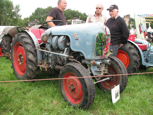 Eicher ES200 01m