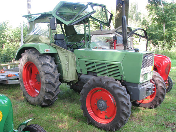  Traktoren - Fendt Farmer 5S und Farmer 5SA