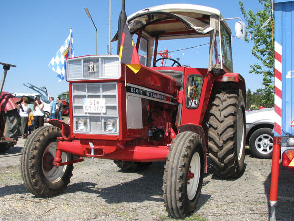 IHC International 644 01m