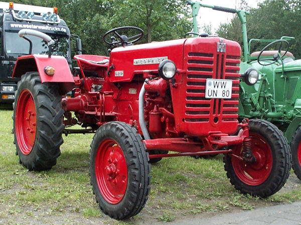 IHC McCormick D219 01m