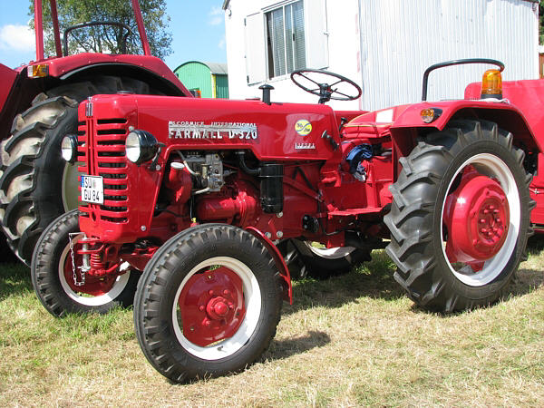 McCormick D-320 1m