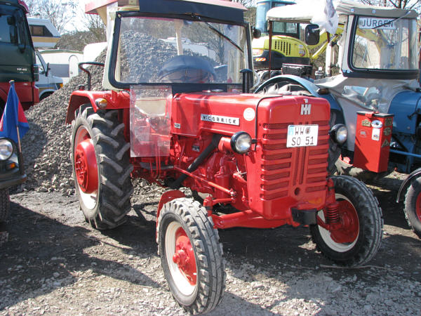 IHC McCormick D-324 1m