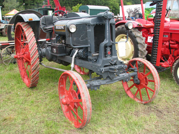 IHC McCormick Deering F-12 01m