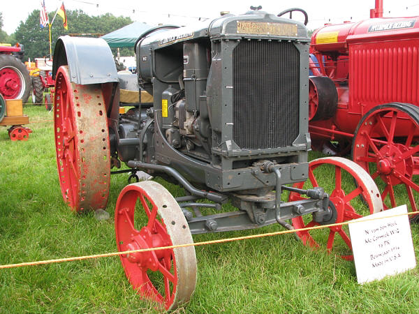 IHC McCormick-Deering W-12 01m