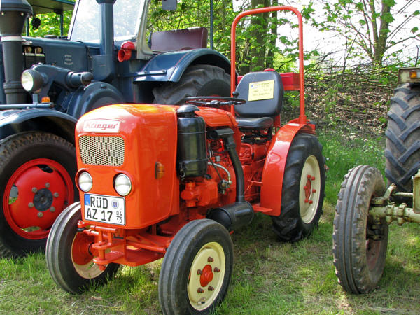  Traktoren - Krieger KS30 Kruni und KS30A Kruni
