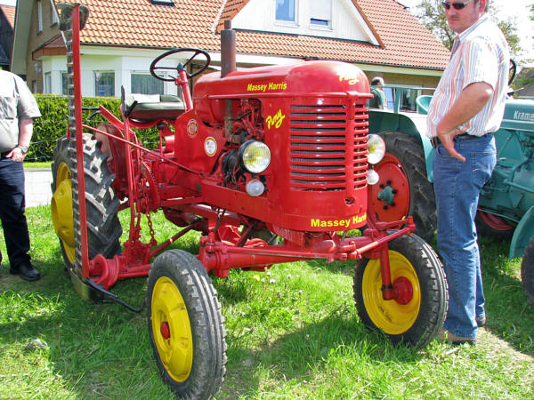 Massey Harris Pony 811 01m