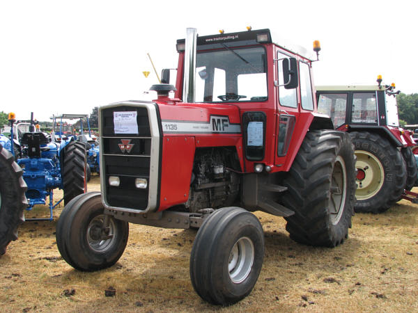 Massey Ferguson MF1135 01m