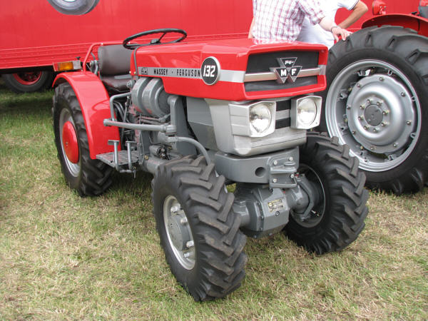 Massey Ferguson MF132 schmal 01m