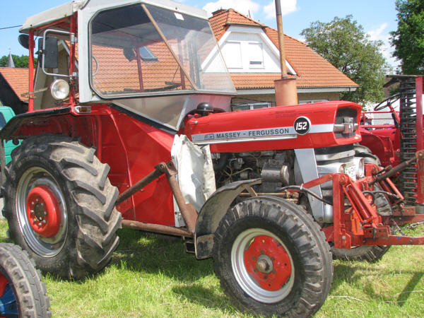 Massey Ferguson MF152 01m