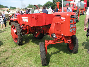 Traktor Fahr GT130