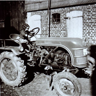 Kramer KL11 mit Enkelin